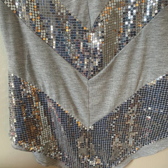 Sparkly Tank Top With Deep V-Neck - Picture 4 of 4